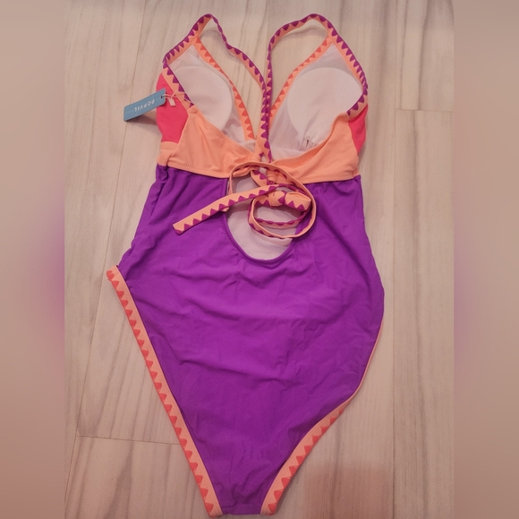 Popvil Colorblock Patchwork Vibrant Pink and Purple One-Piece Swimsuit - Picture 4 of 7